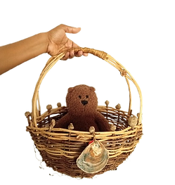 Panier avec peluche