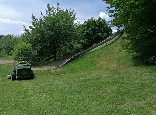 Spielplatz Auẞenanlagenpflege (18).jpeg