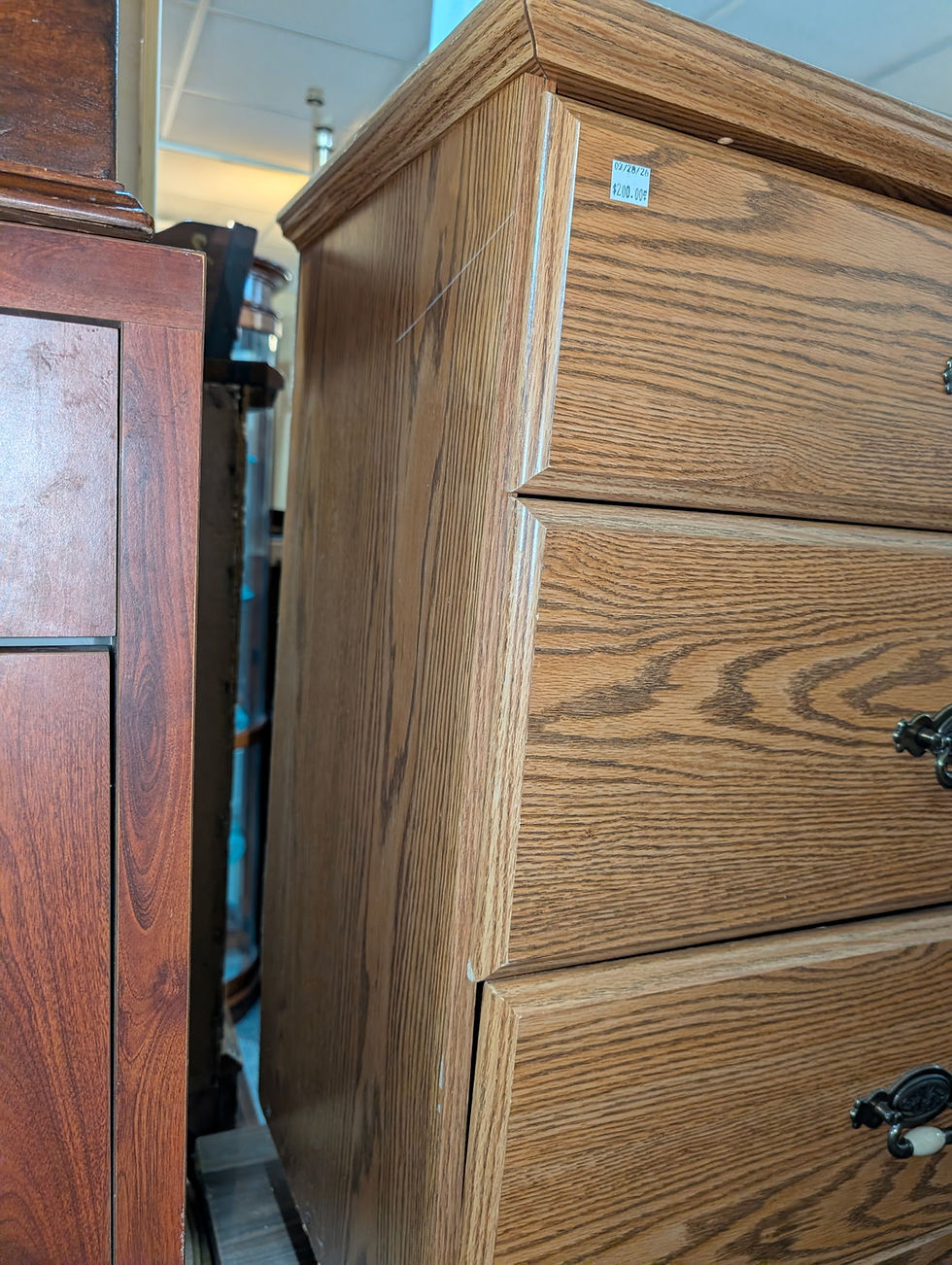 Miniatura: Traditional Six Drawer Wooden Dresser With Wheels 