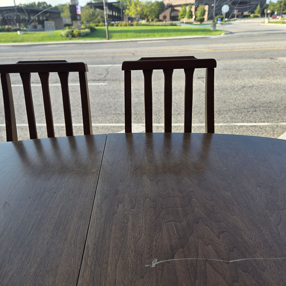 Miniatura: Vintage Oval Dining Set with 5 Spindle Back Chairs