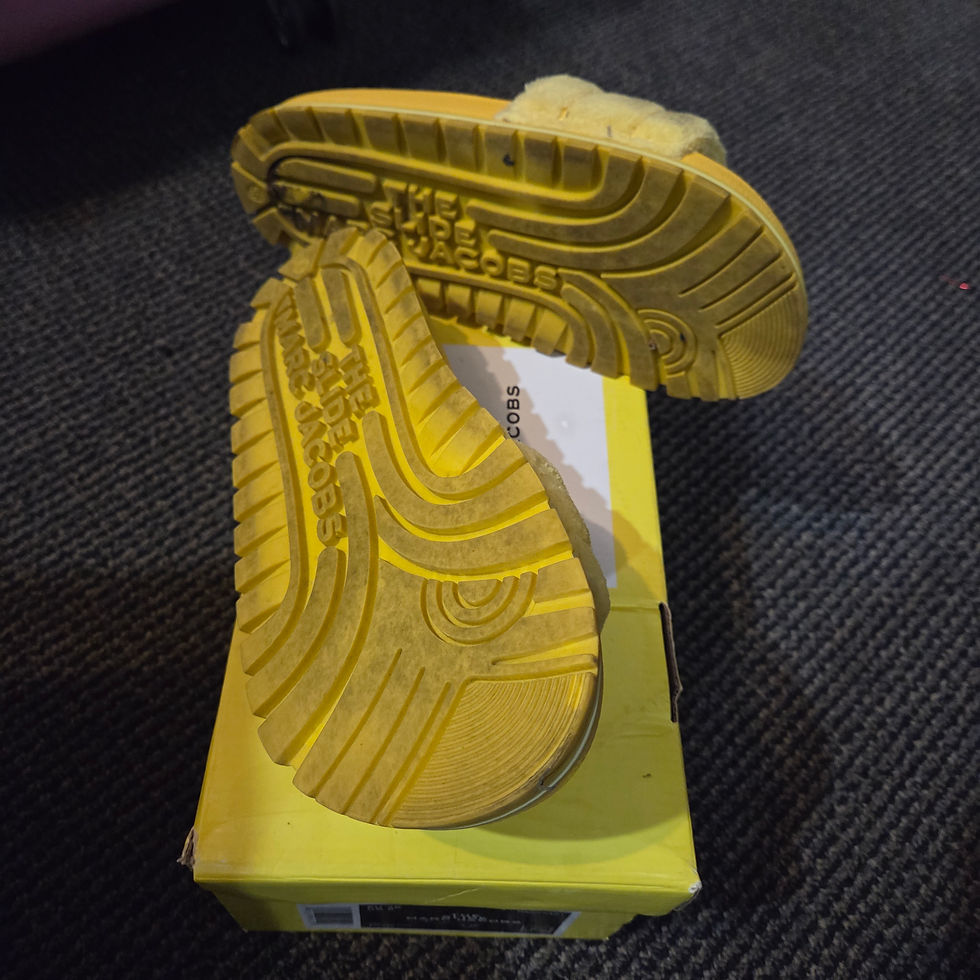 Miniatura: Marc Jacobs "The Terry Slide" sandals in a yellow "Golden Kiwi" colorway