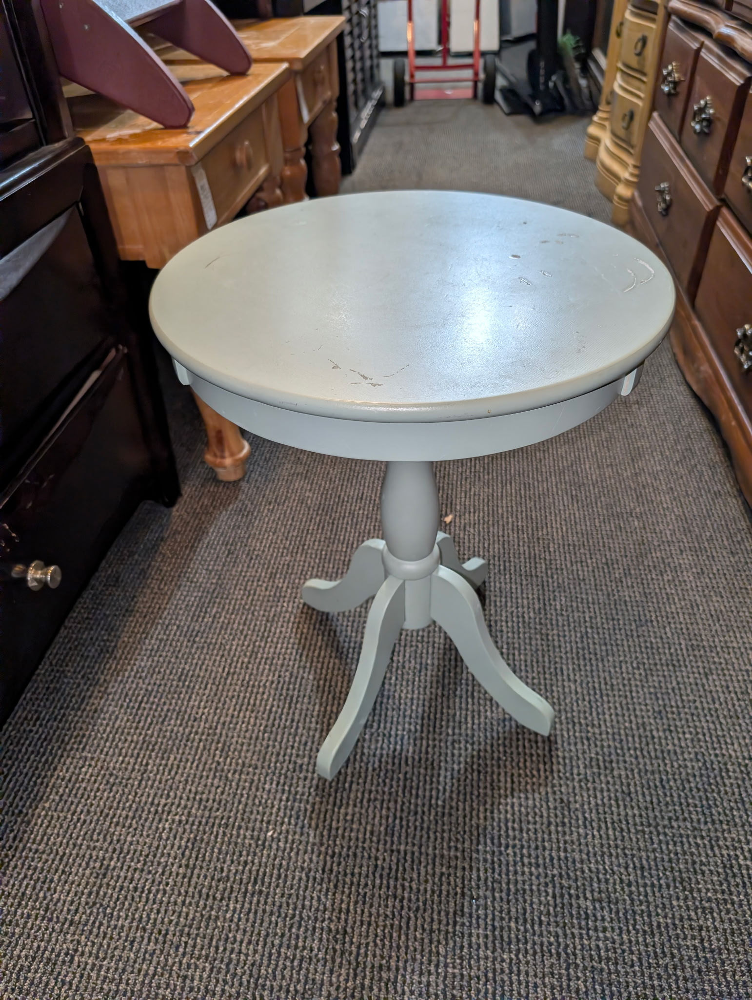 Light Green Round Pedestal Table 
