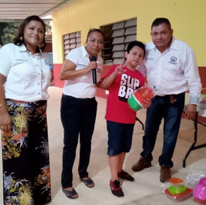 Festejo del dia de las madres en la primaria 18 de Marzo, de la Colonia Lázaro Cárdenas, Chiapas.