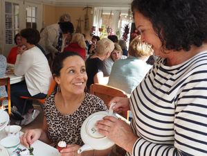 HIGH TEA LEVERT PRACHTIG BEDRAG OP