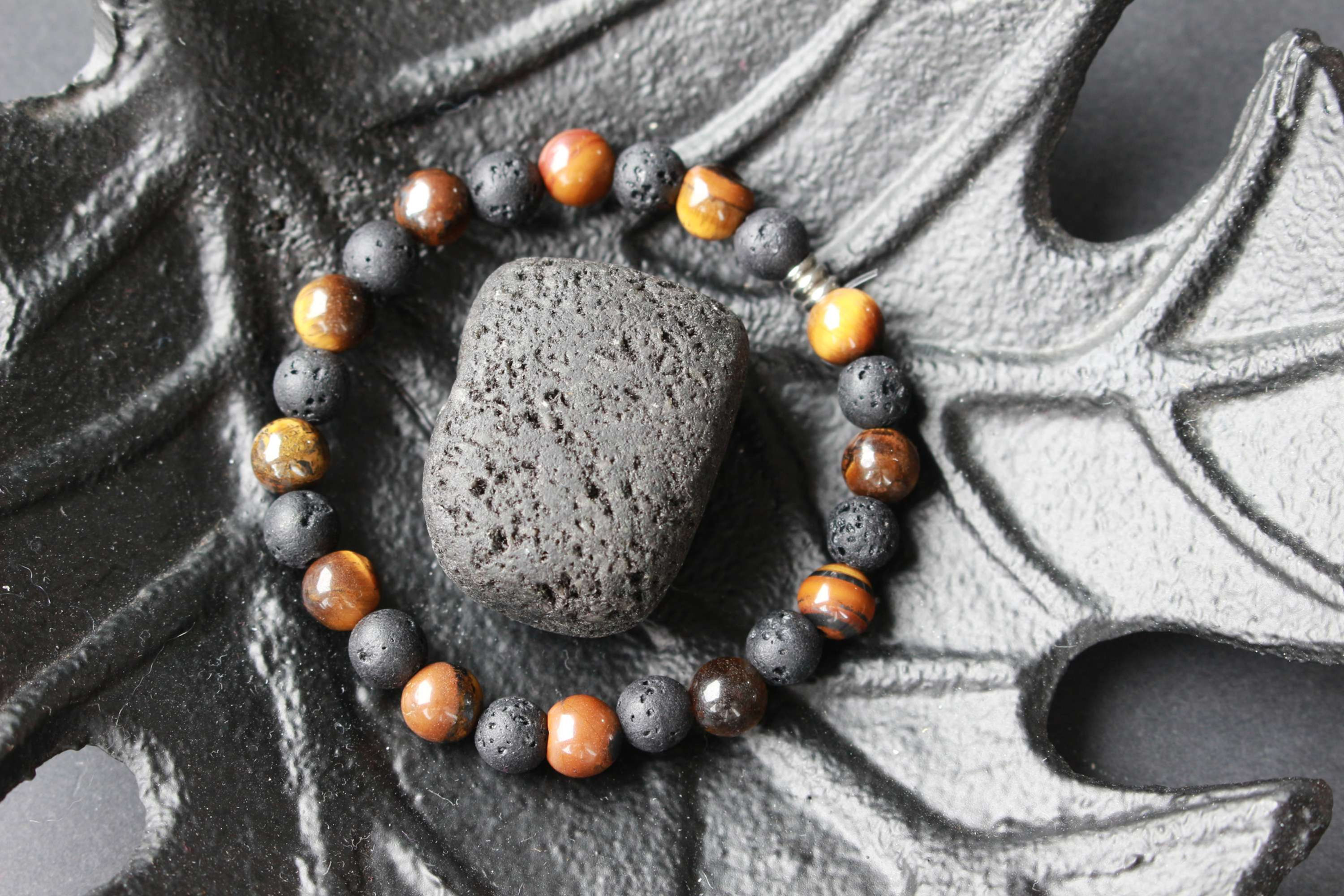 Confiance en soi - Bracelet en pierre de lave et œil  de tigre