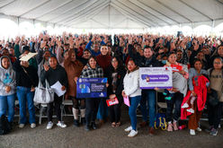 ENCABEZA GOBERNADORA MARINA DEL PILAR ENTREGA DE NUEVAS TARJETAS VIOLETA PARA MADRES JEFAS DE FAMILIA