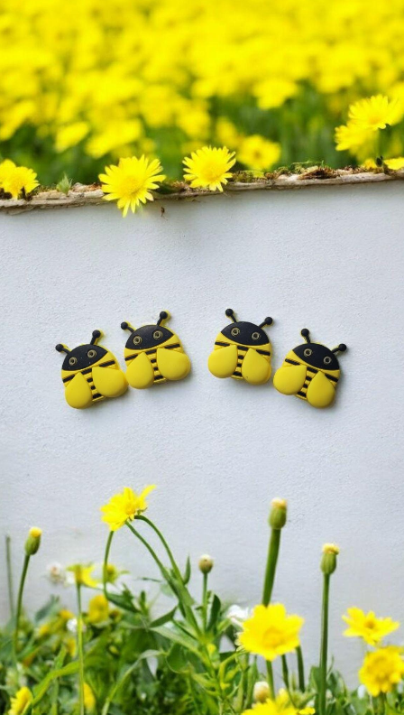 Thumbnail: Bumble Bee Needle Point Protectors