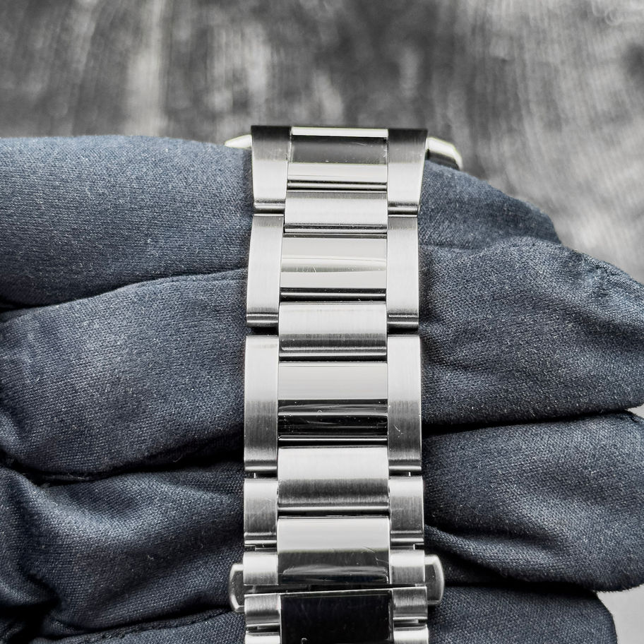 cartier calibre stainless steel bracelet view
