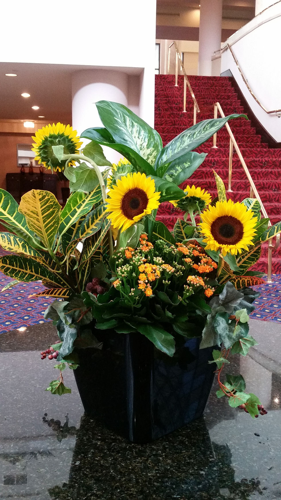 Indoor fall display