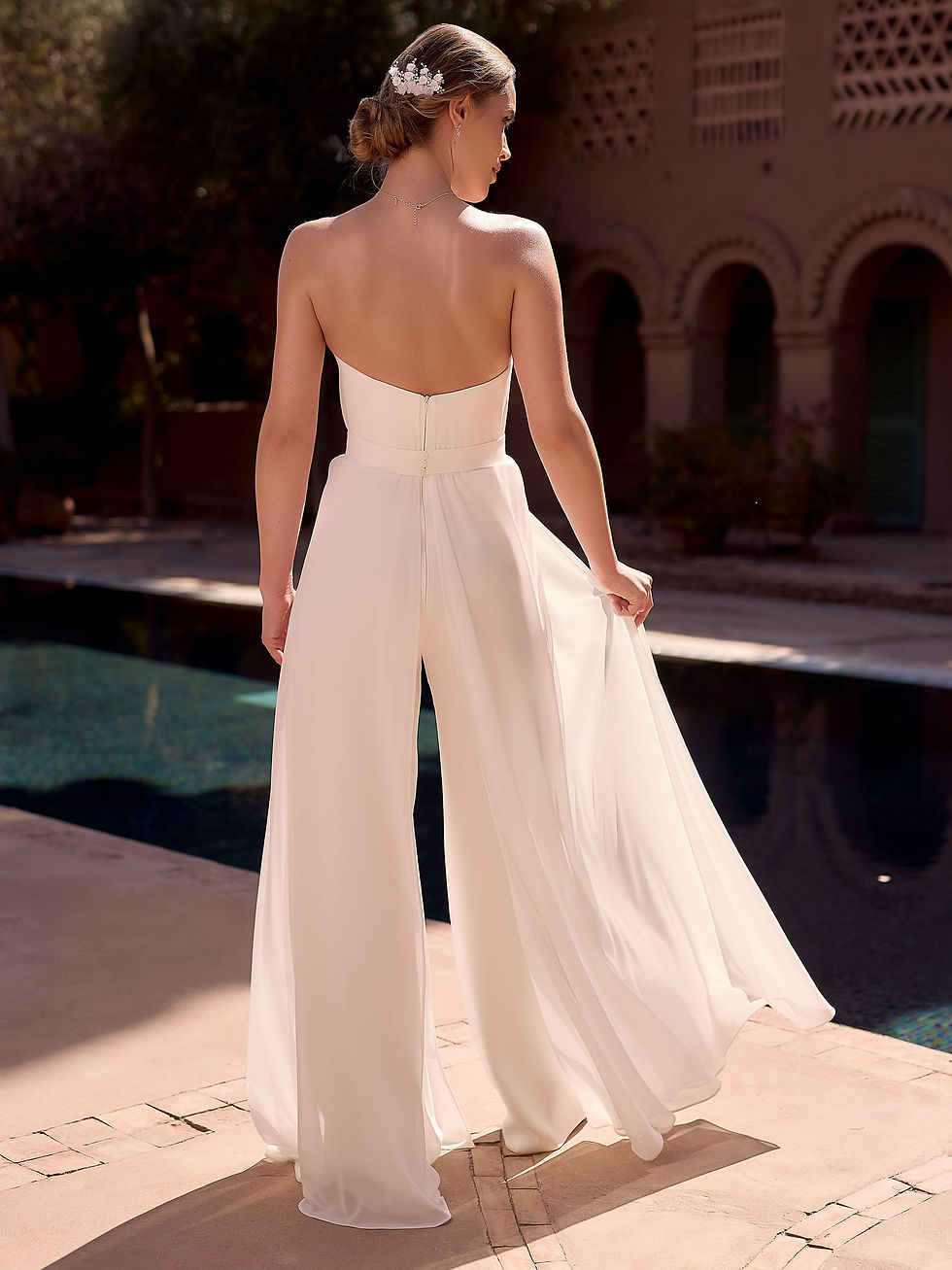 Miniaturbild: DOVE Braut-Jumpsuit aus hochwertigem Stretch-Crepe und Chiffon