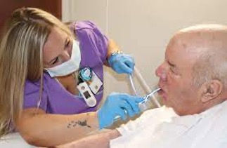 Cepillado dental reduce neumonÃa hospitalaria