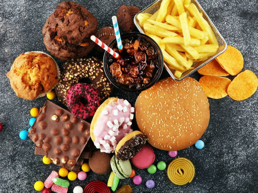 Alimentos ultraprocesados aumentan enfermedad y muerte CV