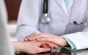 ¿Cómo debe ser un buen médico? según las personas