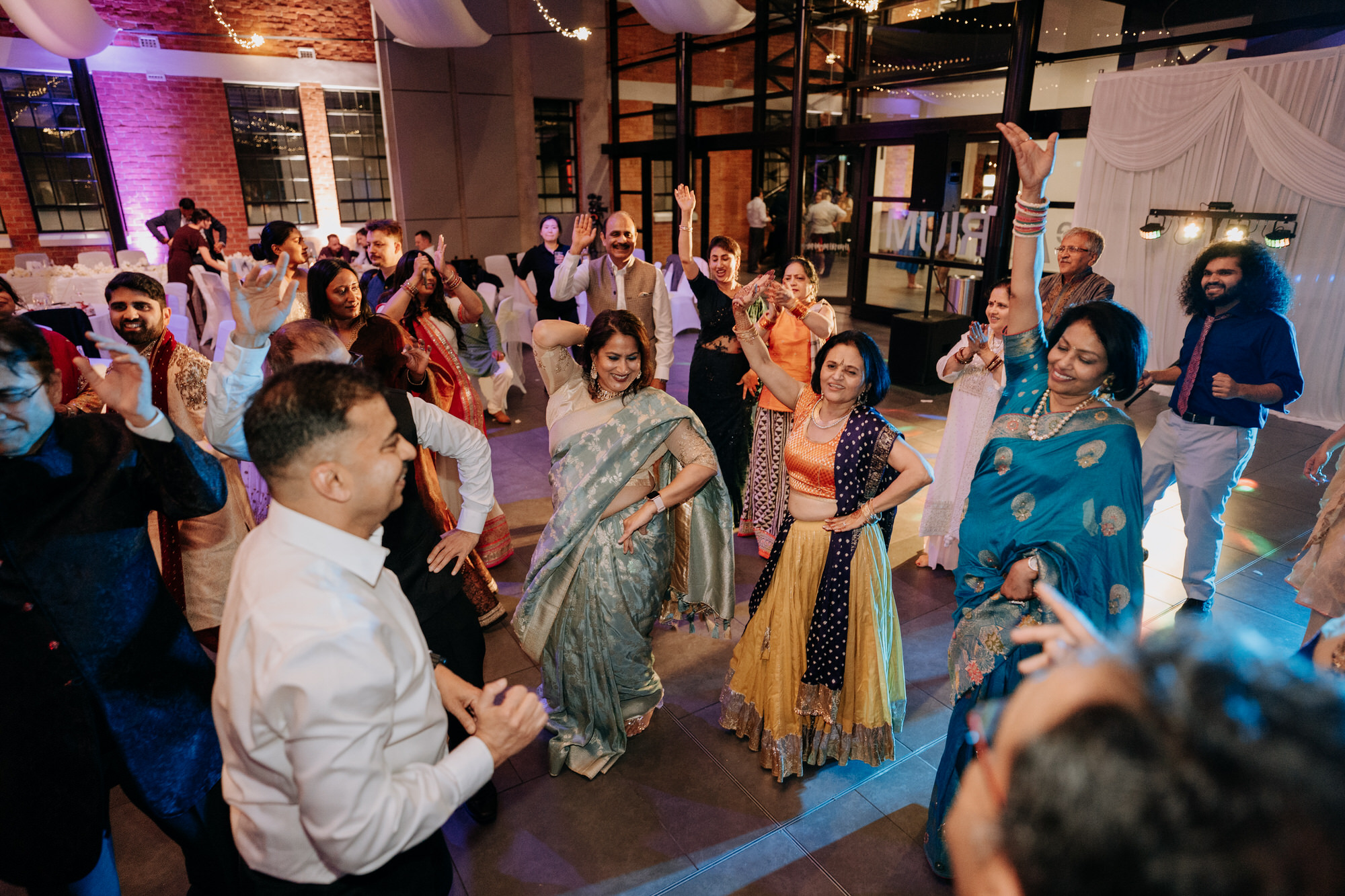 Noelle and Nash celebrating their wedding at Hamilton Gardens (136 of 143)