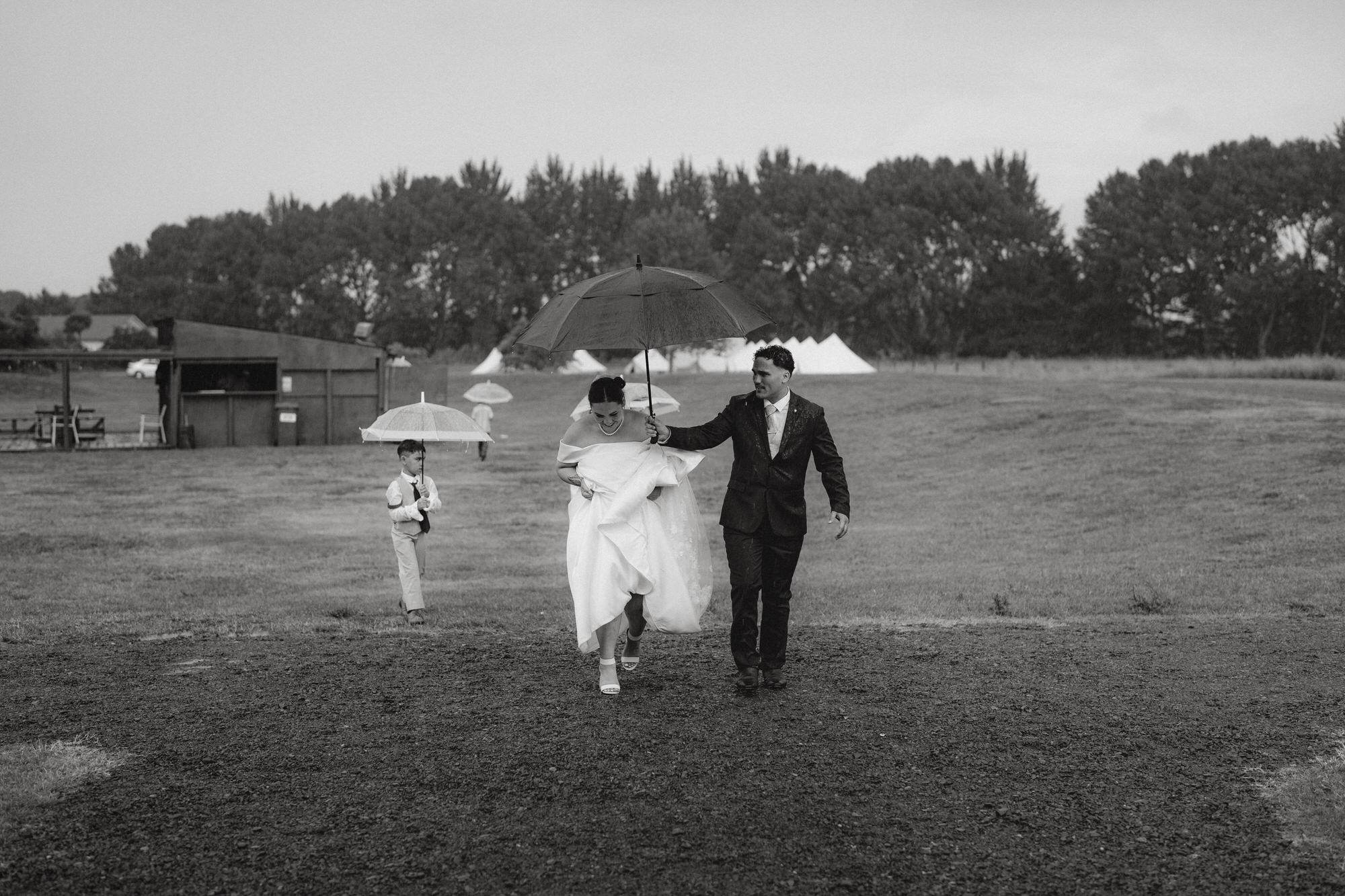 Jaiden and Tyrin Back Paddocks Lakes wedding photography (54 of 110)