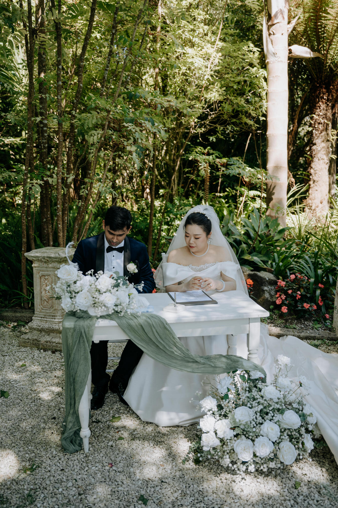 A candid moment from May and Azhar’s Markovina Estate wedding (39 of 113)
