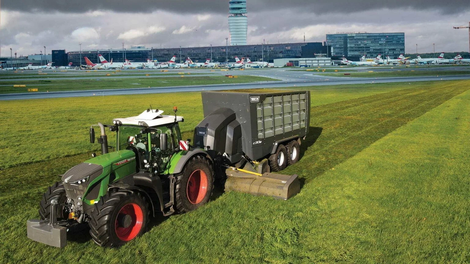 airport cleaner.webp