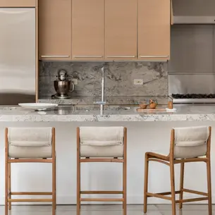 Lily Stool by Sossego