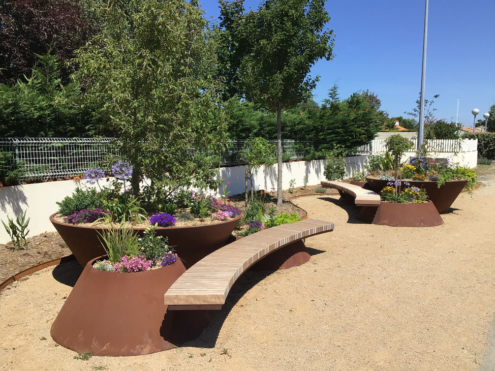 ATECH-Jardin-Urbain-Olympe-corten-active-NOTRE-DAME-DE-MONTS-85690 (12).jpg