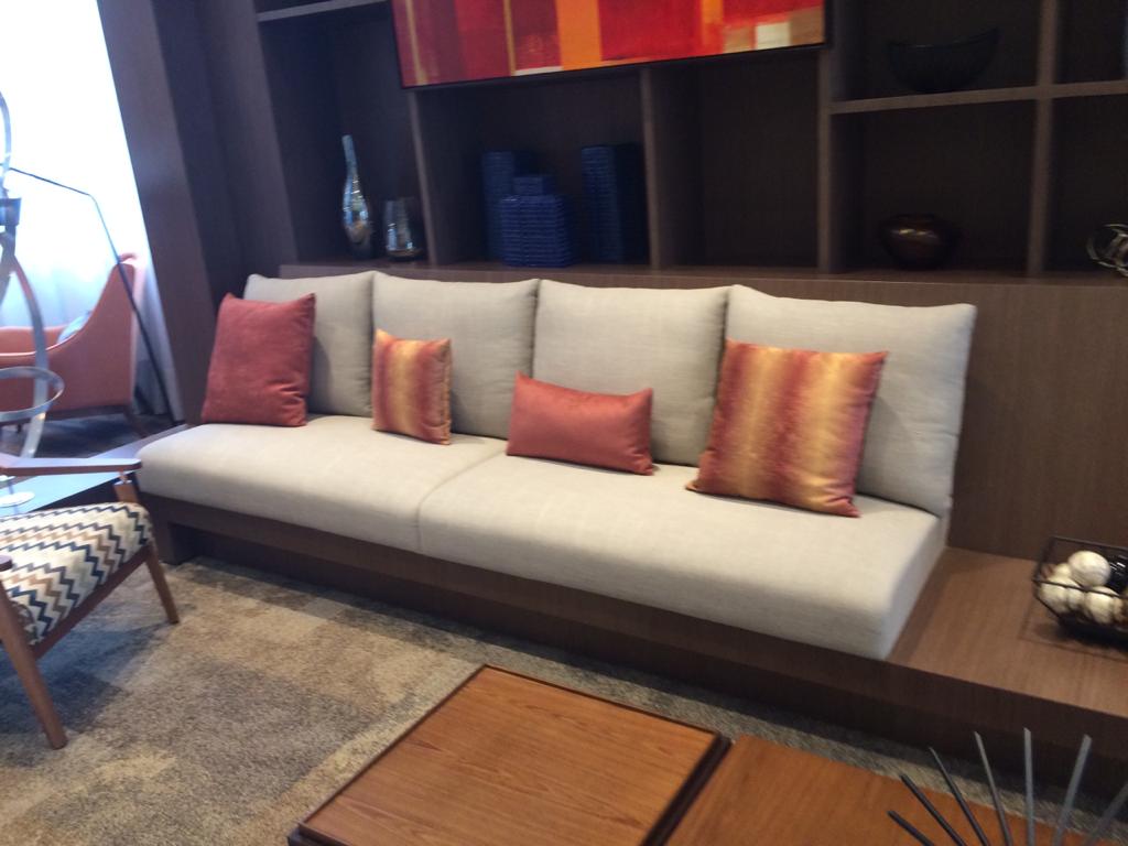 FUTON EM HALL DE HOTEL