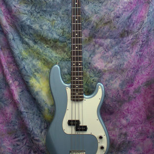 Fender Standard Precision Bass 2005 back used basses Gibson Martin Taylor PRS Ithaca