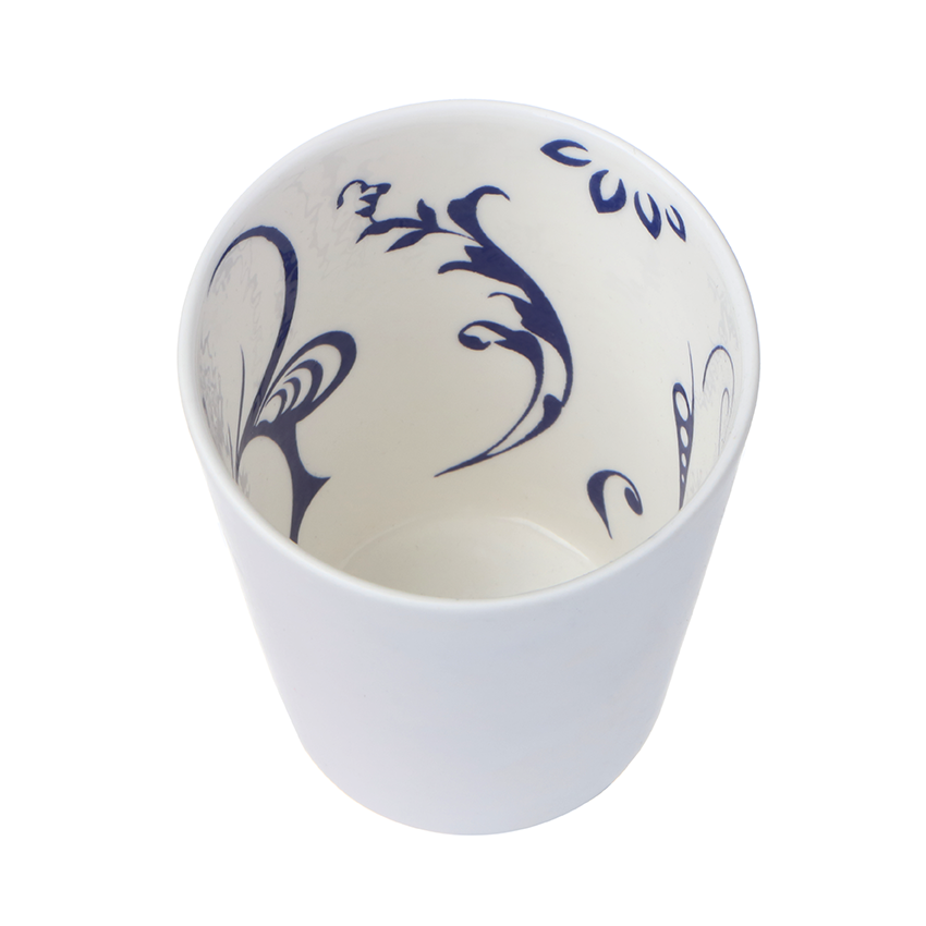 Thumbnail: Becher, Bonechina Porzellan, weißes Porzellan, buntes Porzellan, Porzellanwerkstatt Wien,Strukturbecher, manodesign