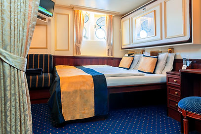 cabin-royal-clipper-cat4.jpg