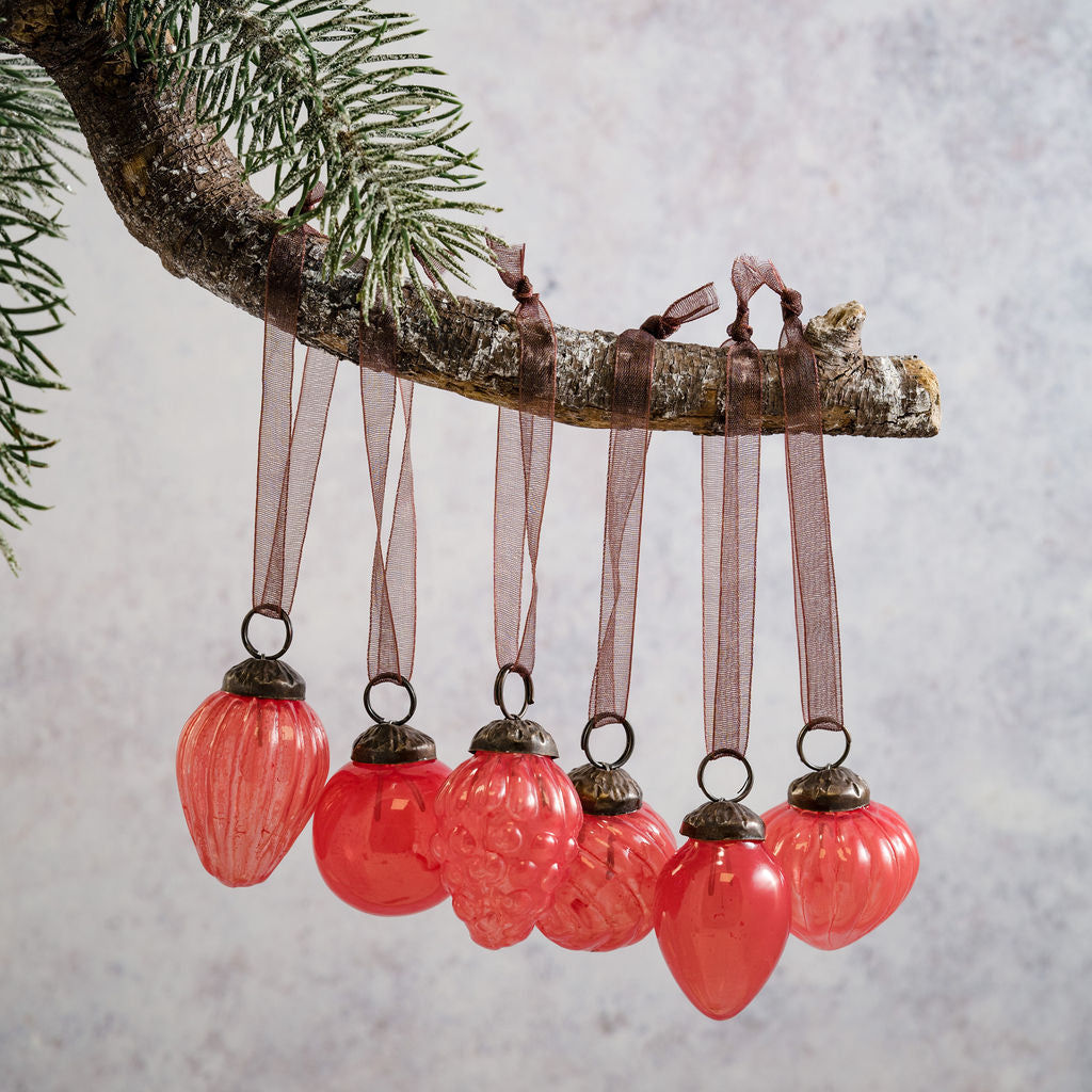 Beautiful Set of 6 Small Christmas Tree Luster Baubles