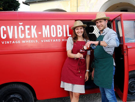 Cviček-mobil: jedinstveni doživljaj vinograda Trške gore u Sloveniji