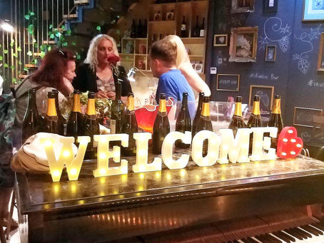 diWine bar slavi prvi rođendan: dođite na radionicu o vinu, svirku i showdance uz promo cijene vina