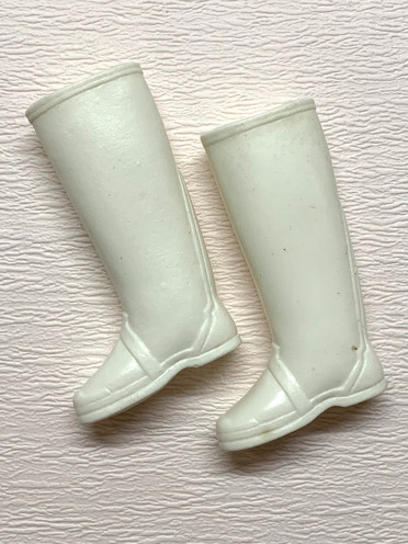 Barbie/Skipper rainboots €4,-