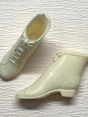 Barbie ice skate boots €2,-