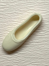 Ballet shoe for Barbie or Skipper. € 1,-