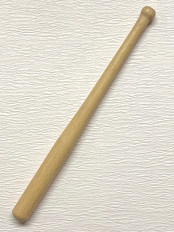 Wooden bat for Ken or Skipper €3,-