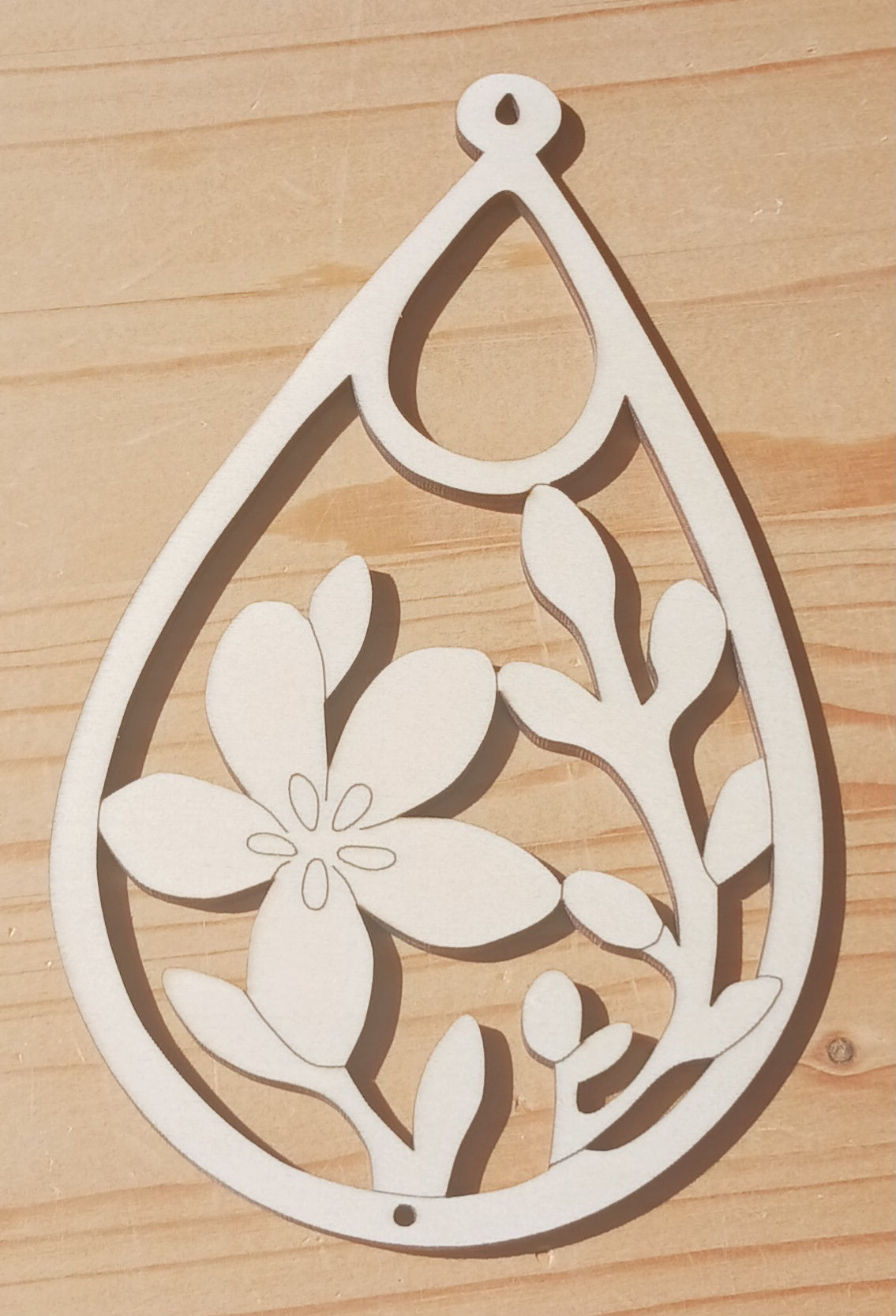 Base ajourée "fleur dans la rosée"