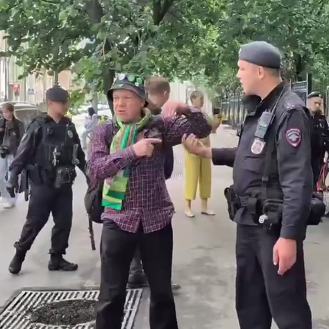 55 задержанных, закрытые двери и штаны Шамана: Верховный суд рассматривает апелляцию «Яблока»
