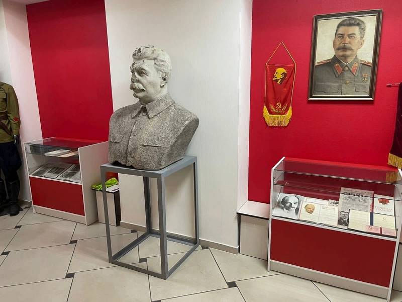 Бывший алтайский депутат и создатель "Сталин-центра" получил срок за мошенничество