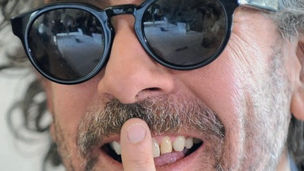 Почему Тим Бёртон ненавидит «нормальность»: биография изгоя