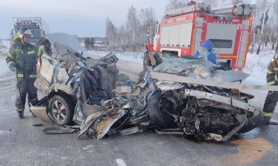 Водитель и трое детей погибли в страшной аварии в Иркутской области
