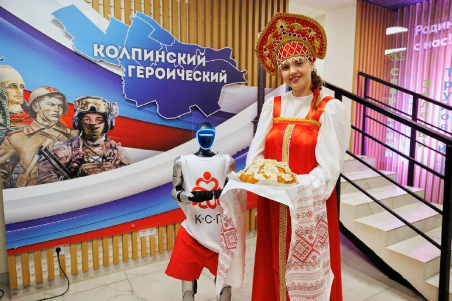 Губернатора Беглова на районной выставке встретили танцующим роботом и караваем