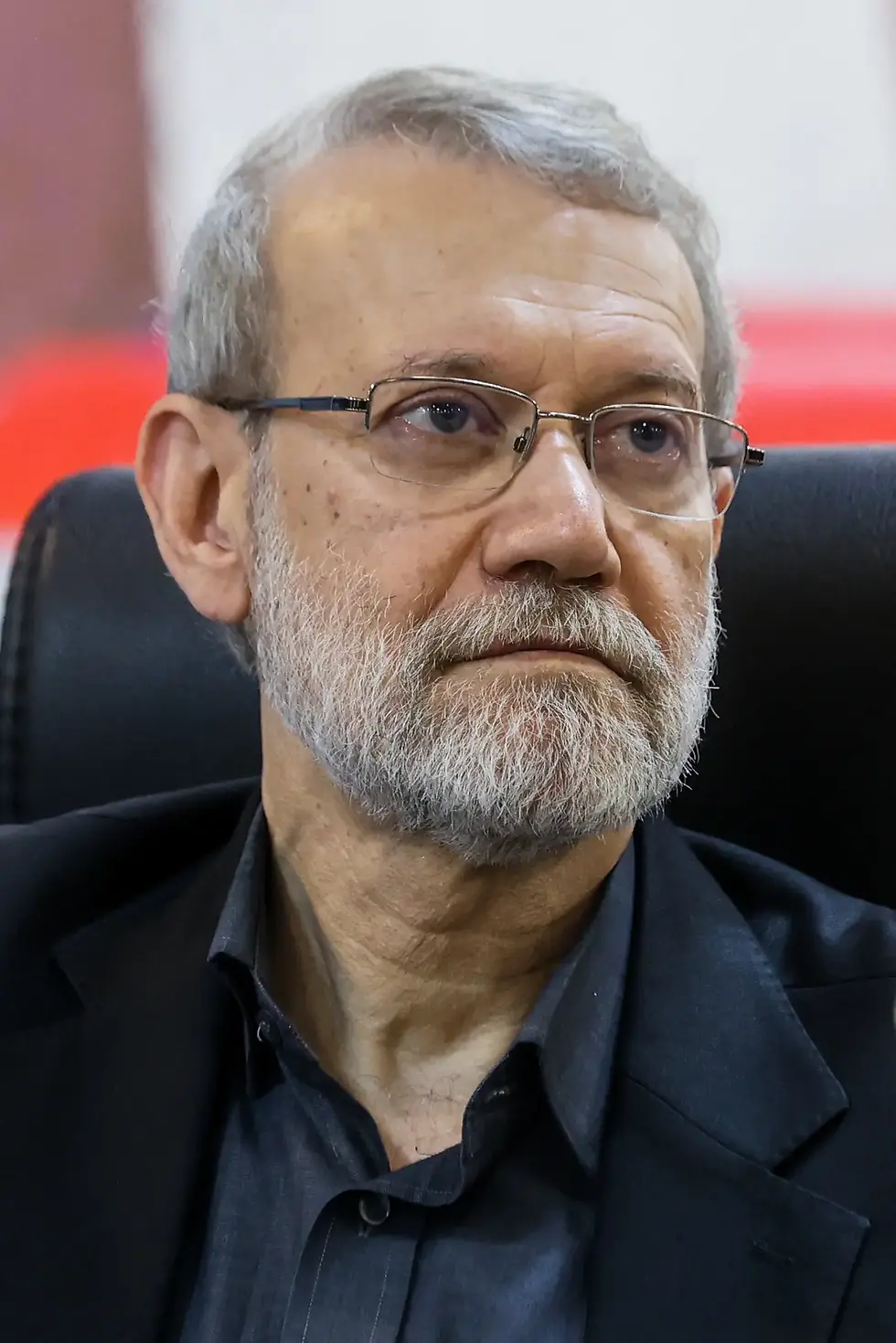 Али Лариджани — политик-тяжеловес, выходец из элитной семьи, бывший спикер парламента и экс-командир КСИР. 