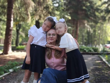 Жена священника из Казани год не может развестись с ним из-за СВО. В браке он бил ее и душил