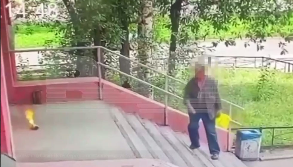 77-летний пенсионер, попытавшийся поджечь военкомат в Питере, заявил, что сделал это по звонку аферистов