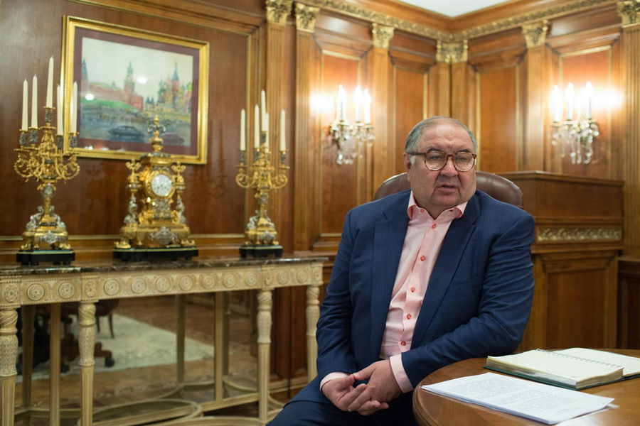 Франция добилась снятия санкций ЕС с миллиардера Усманова в обмен на двух французов в Азербайджане