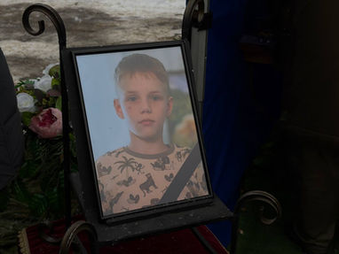 Похороны без родных: мать убитого в Петербурге девятилетнего ребенка не пришла на кладбище