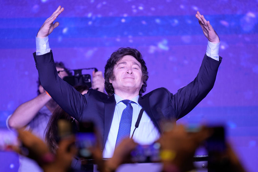 США вмешиваются в кризис в Аргентине: ставка — на «трампистского» лидера