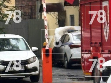 В центре Петербурга сожгли две машины МВД, задержана 14-летняя девочка