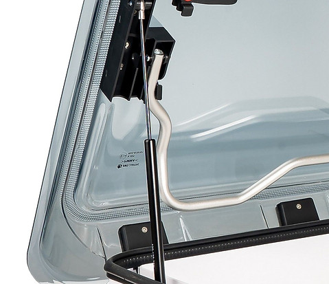 Okno dachowe do kampera z moskitierą, roletą i oświetleniem LED ALFA 700x500