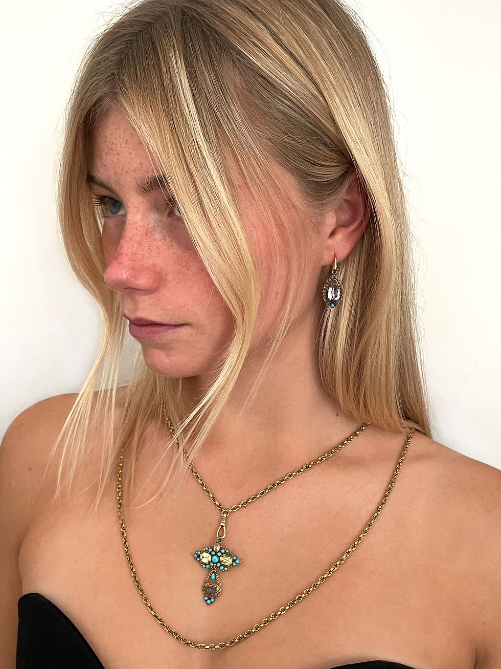 Thumbnail: Georgian Turquoise And Chrysoberyl Pendant/Brooch