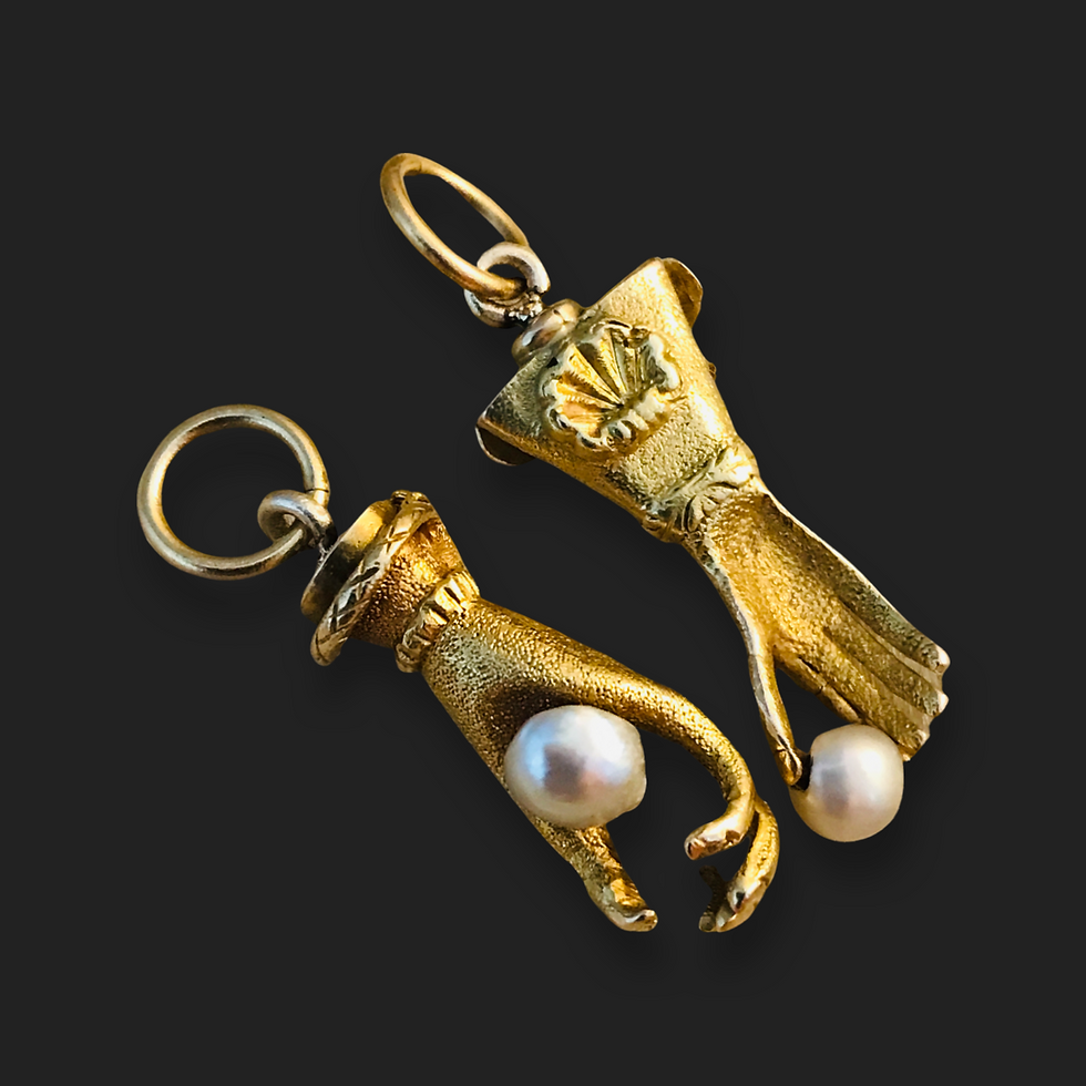 Thumbnail: Georgian Hand Pendant 